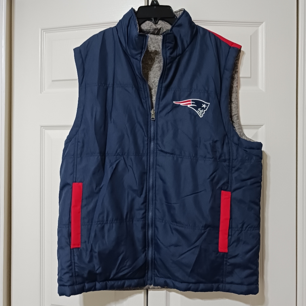 NWOT New England Patriots NFL Reversible Vest Mens Large Blue Gray Zip-Up Jacket